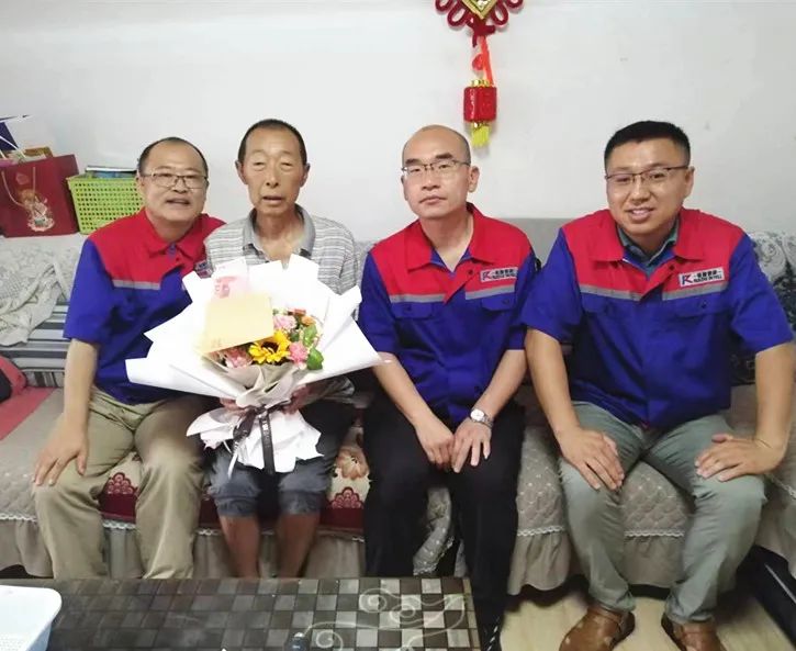 点滴关爱暖人心